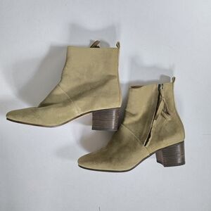 Banana Republic Boots Lydia Green Suede Heeled Side Zip Tasseled sz 7.5